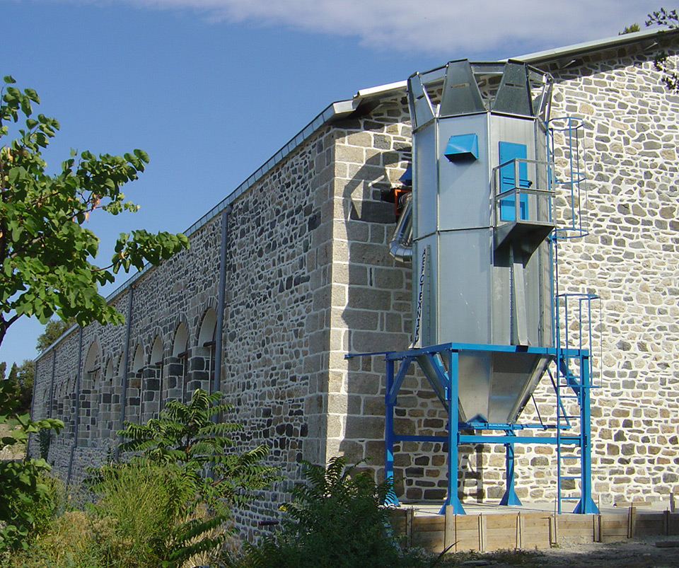 Storage Silos with screw extractor and centrifugal fan